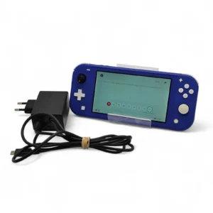 CONSOLA NINTENDO SWITCH LITE AZUL + CARGADOR *MARCAS DE USO*