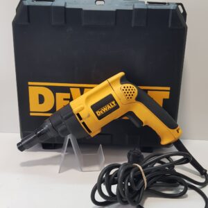 ATORNILLADOR CON EMBRAGUE DEWALT DW269K-QS PLADUR + ESTUCHE
