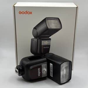 FLASH FOTOGRAFICO GODOX V860III F CON CAJA MANUAL Y CARGADOR