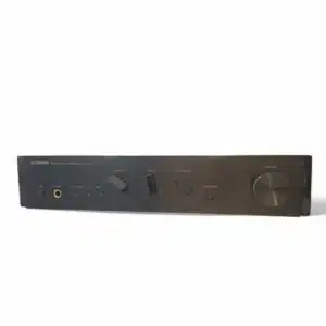 AMPLIFICADOR YAMAHA A-U670 CON CAJA