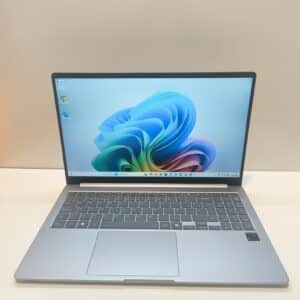 PORTATIL SAMSUNG GALAXY BOOK 4 EDGE SNAPDRAGON  16GB RAM 256GB SSD + FUNDA + CARGADOR