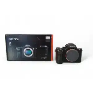 CÁMARA EVIL MIRRORLESS SONY ALPHA 7 II ILCE-7M2 24M (1700 DISPAROS) + CARGADOR + CAJA