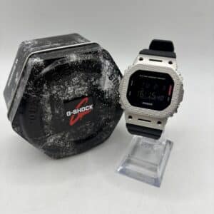 RELOJ CASIO GM-5600M CON CAJA