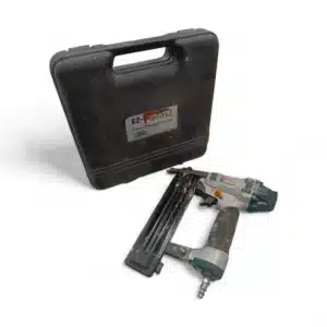 CLAVADORA EZ-FASTEN + MALETIN