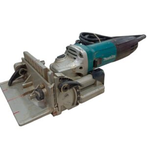 ENGALLETADORA MAKITA  PJ7000 701W + MALETIN