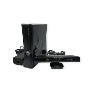 CONSOLA XBOX 360 E 4GB + KINECT CON CABLES