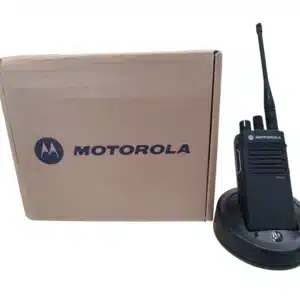 WALKIE TALKIE MOTOROLA DP2400E + CARGADOR + BATERIA + CAJA
