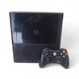CONSOLA MICROSOFT XBOX 360 E 250GB+ MANDO + CARGADOR + DISCO DURO EXTERNO 250GB