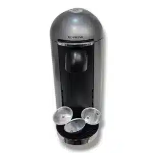 CAFETERA DE CAPSULAS NESPRESSO VERTUO PLUS NEGRO + ACC