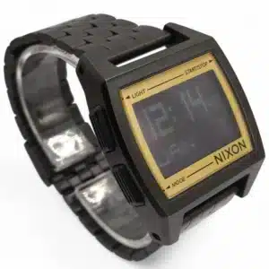 RELOJ DIGITAL NIOXON HOME BASE NEGRO Y DORADO