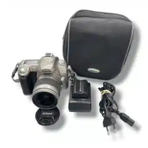 CAMARA DIGITAL NIKON D50 + OBJETIVO NIKON 28-80MM + CARGADOR + FUNDA