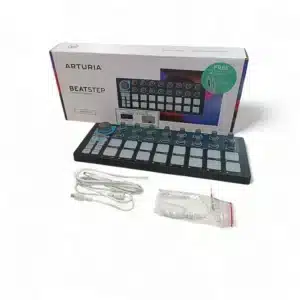 CONTROLADOR ARTURIA BEATSTEP + CAJA