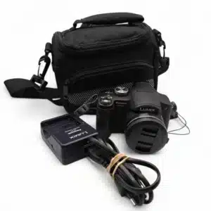 CAMARA DE FOTOS COMPACTA PANASONIC LUMIX DMC-FZ8 CON CARGADOR Y FUNDA