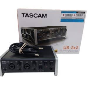 INTERFAZ DE AUDIO TASCAM AUDIO MIDI INTERFACE US-2X2 + CAJA + ACCESORIOS